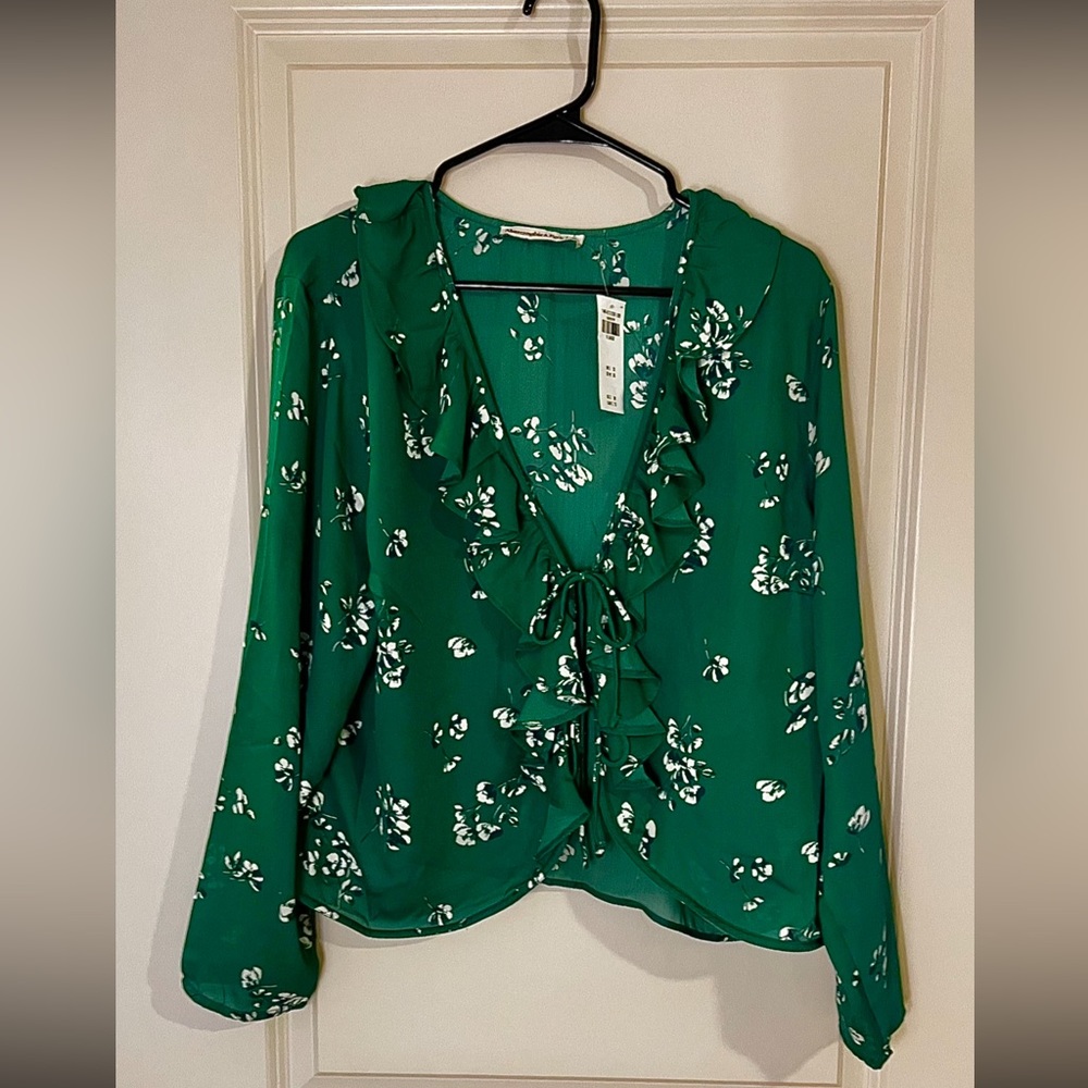 Green Abercrombie Women's Long-Sleeve Tie-Front Ruffle Top Size X-Large
